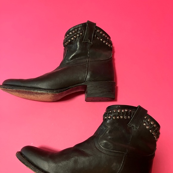 Frye Diana studded ankle boots black leather women’s 9b Rare - Picture 3 of 10